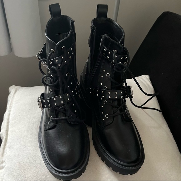 NWT Forever 21 black studded strap combat boots size 7.5 - Picture 4 of 8
